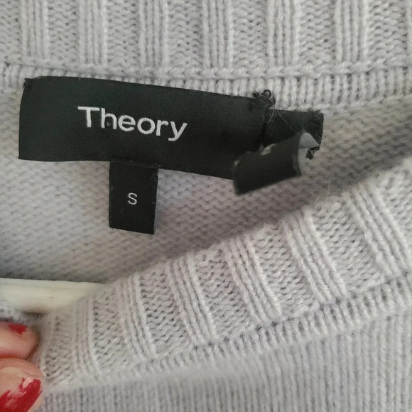 THEORY SOFT WINTER CASHEMERE WOMANS SWEATER, SIZE SMALL - Picture 4 of 6